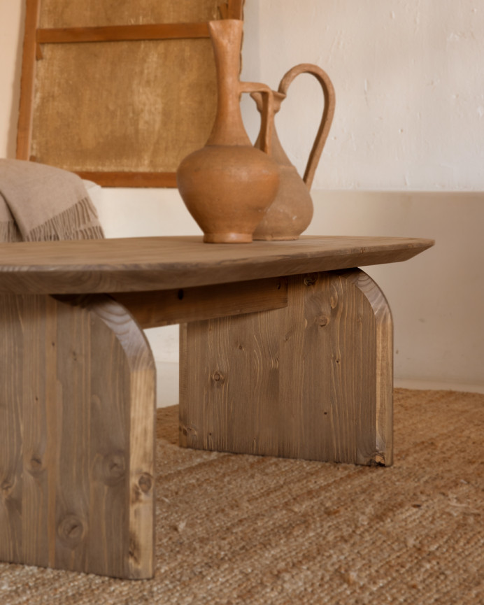Table basse ovale en bois massif ton chêne foncé en différentes tailles