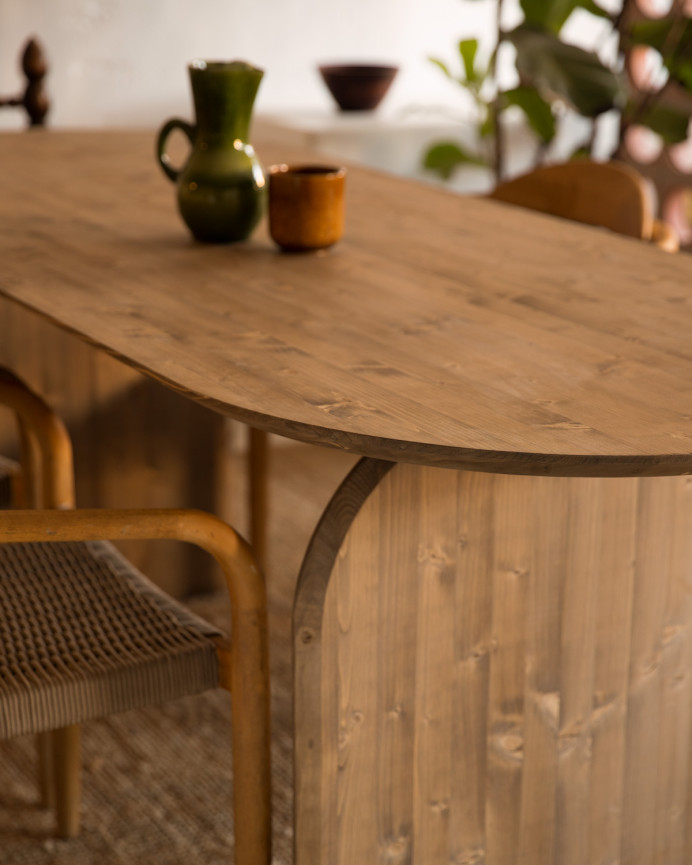 Table de salle à manger ovale en bois massif ton chêne foncé en différentes tailles