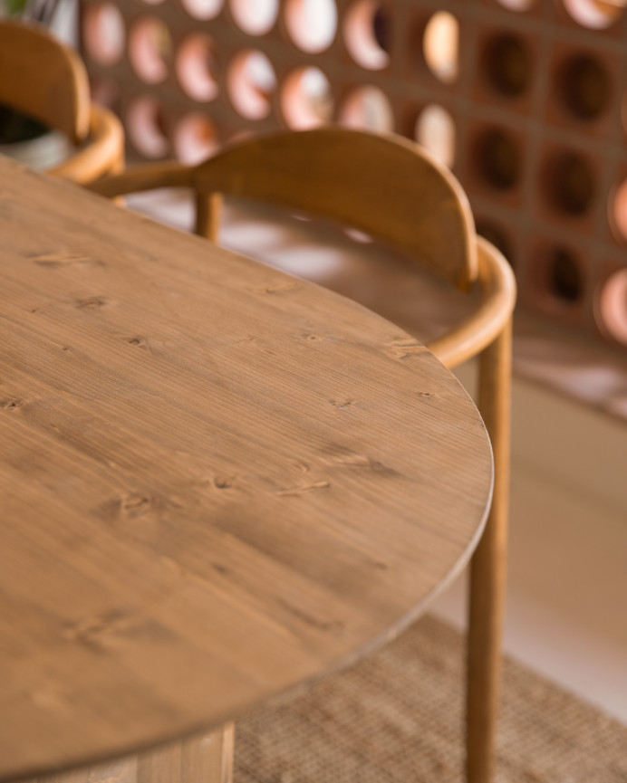 Table de salle à manger ovale en bois massif ton chêne foncé en différentes tailles