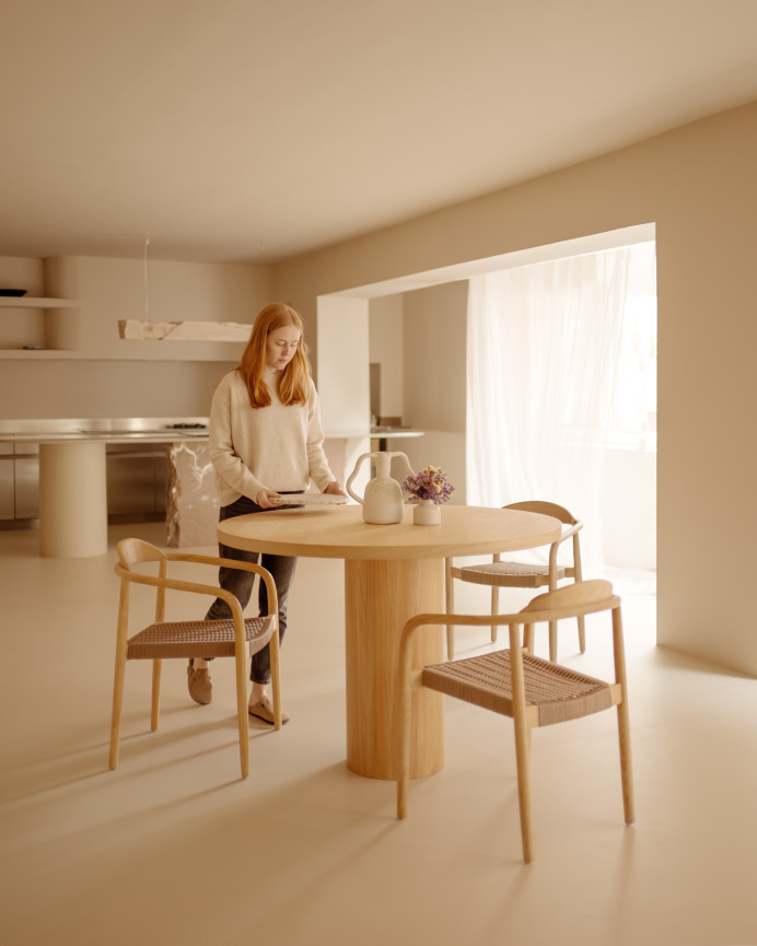 Table de salle à manger ronde en bois de frêne en différentes tailles