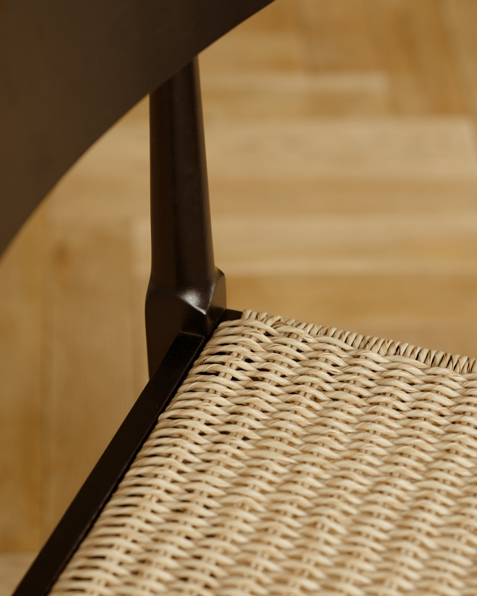Chaise en bois massif avec assise en corde de couleur beige de 81cm 