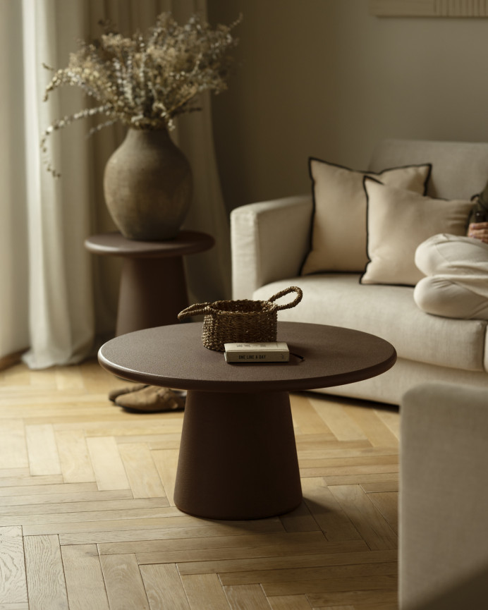 Table basse ronde en microciment marron en différentes tailles