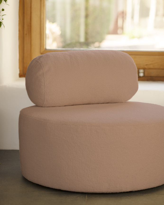 Fauteuil en bouclé rond couleur rose de 91x71cm