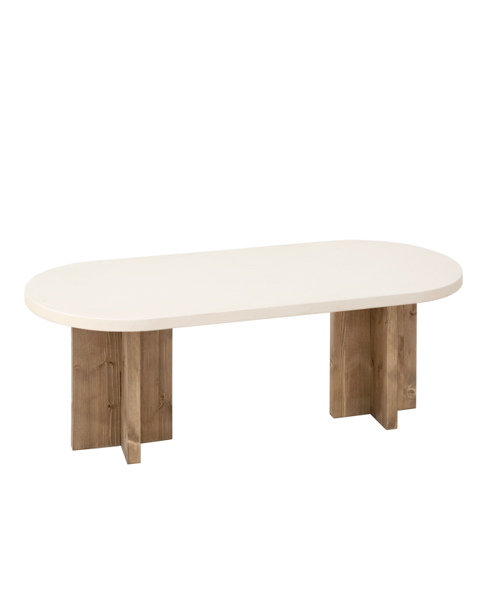 Table basse en microciment de couleur blanc cassé avec des pieds en bois de chêne foncé de 120x50cm