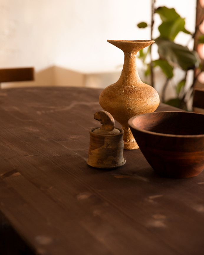 Table à manger ovale en bois massif ton noyer en différentes tailles
