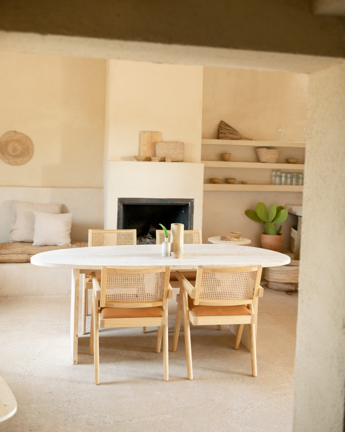 Table de salle à manger en bois massif ton naturel en différentes tailles