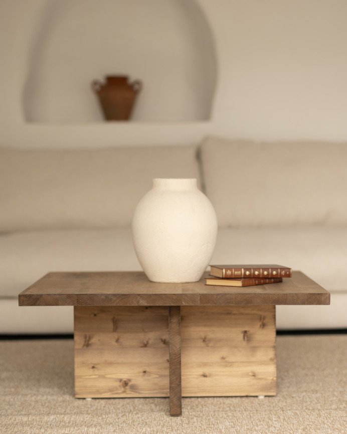 Table basse carrée en bois massif ton chêne foncé de 80x80cm