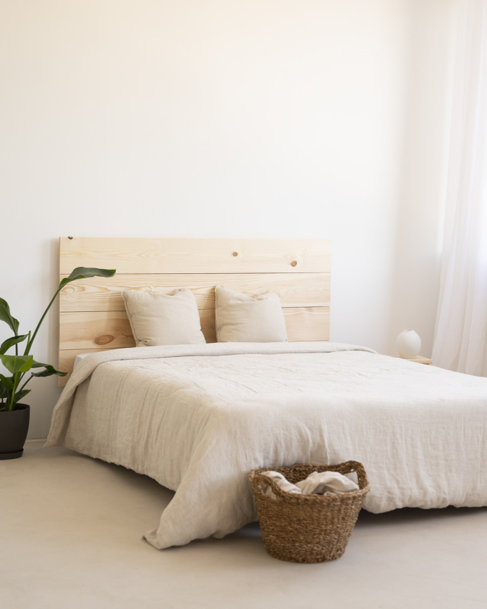 Pack de têtes de lit et de tables de chevet en bois massif ton naturel en différentes tailles