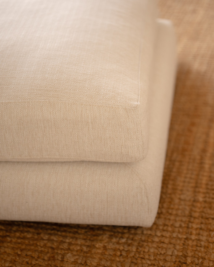 Pouf ton blanc cassé de 96x80cm