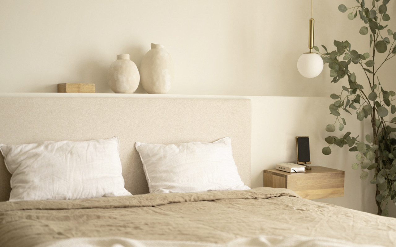 Tête de lit rembourrée en polyester lisse beige en différentes tailles