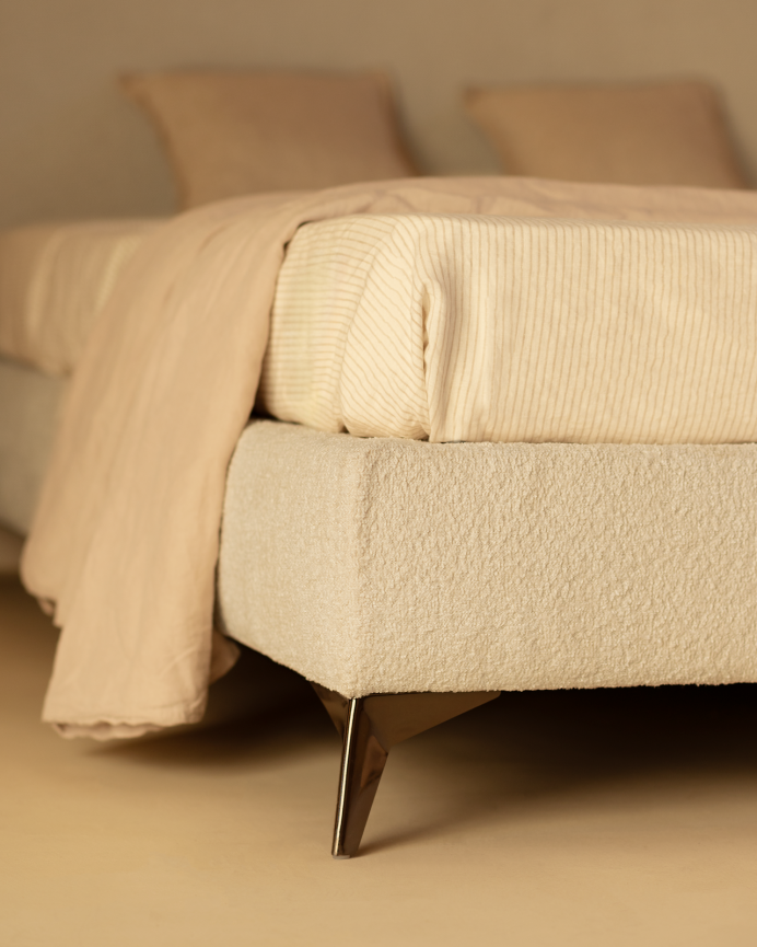 Lit rembourré en boculé gris clair pour les matelas en différentes tailles