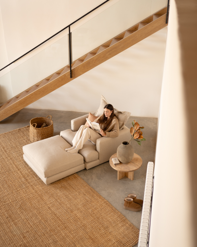 Fauteuil ton beige de 105x106cm