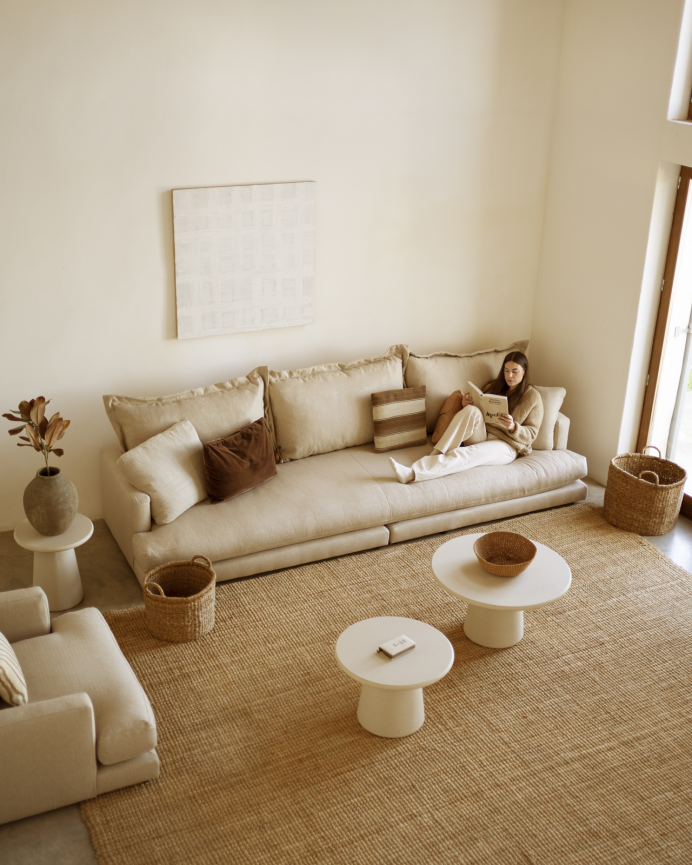 Canapé droit ton beige de 325x105cm