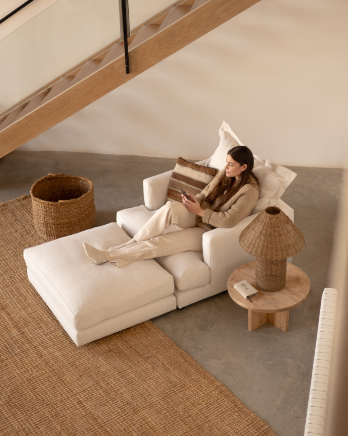 Fauteuil ton blanc cassé de 105x106cm