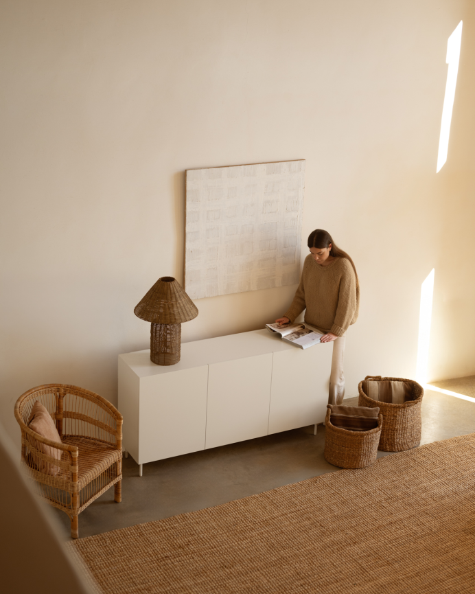 Buffet avec 3 portes laqué en teinte sable de 160x40cm