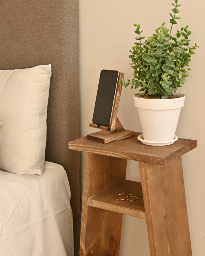 Table basse en bois massif ton chêne foncé 60x20cm