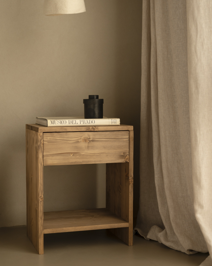 Table de chevet en bois massif avec un tiroir en chêne foncé en différentes tailles