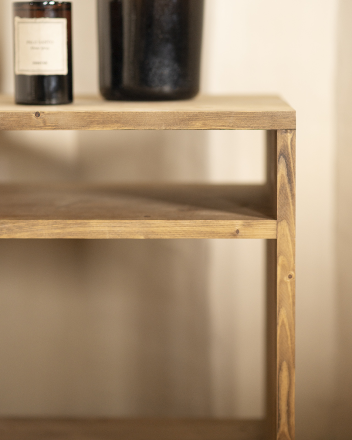 Table de chevet en bois massif ton chêne foncé 51x32cm