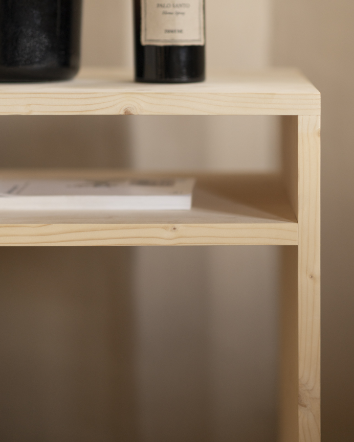 Table de chevet en bois massif ton naturel 51x32cm