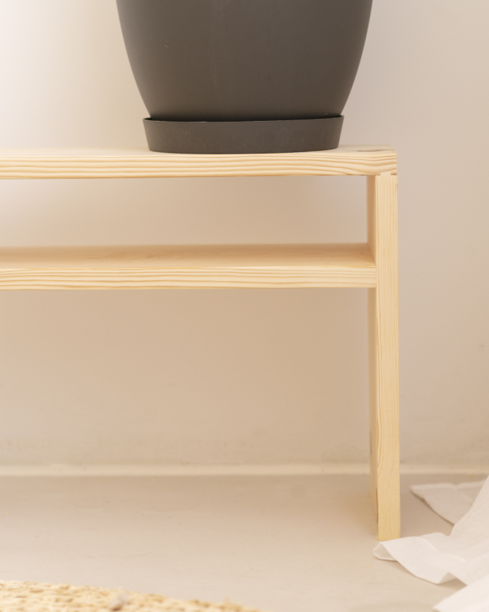 Table de chevet en bois massif ton naturel 50x36cm