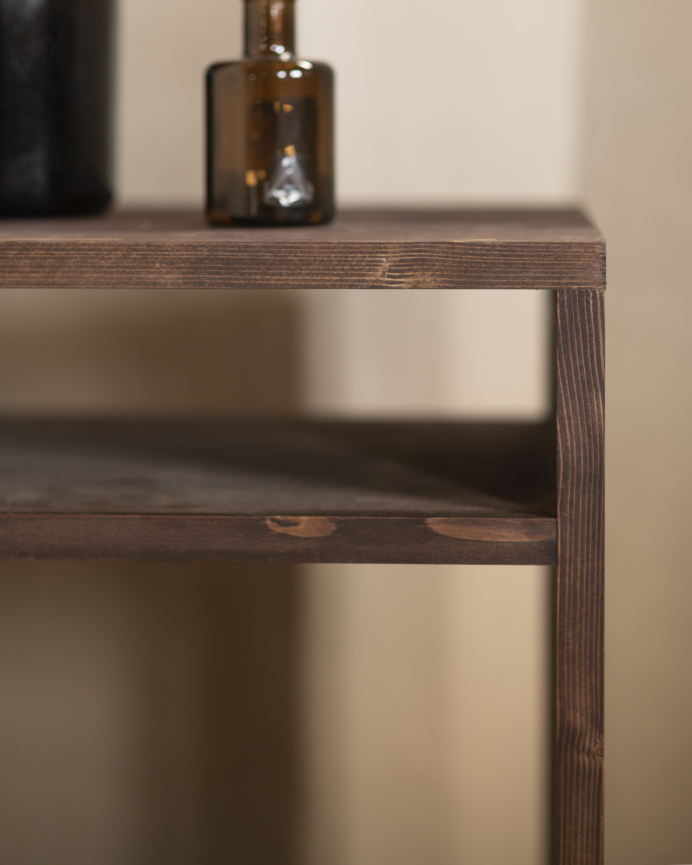 Table de chevet en bois massif ton noyer 51x32cm