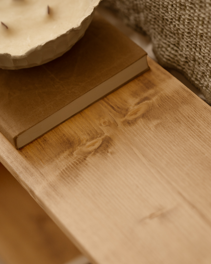 Mobilier d'appoint en bois massif ton chêne moyen