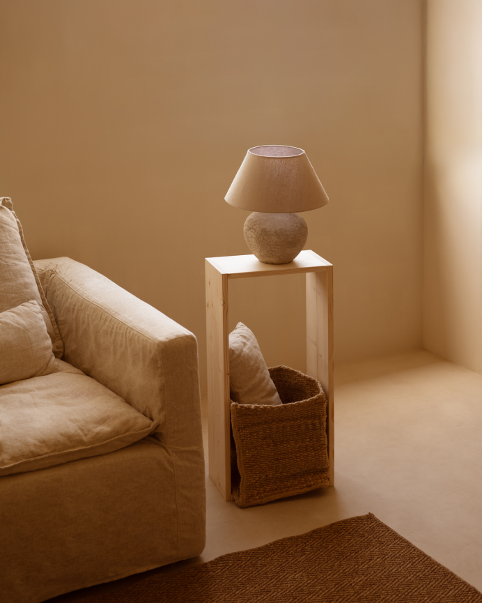 Mobilier d'appoint en bois massif ton naturel