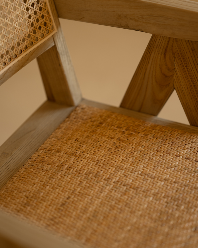 Fauteuil en bois d'orme avec assise et dossier en cannage naturel 86x57cm